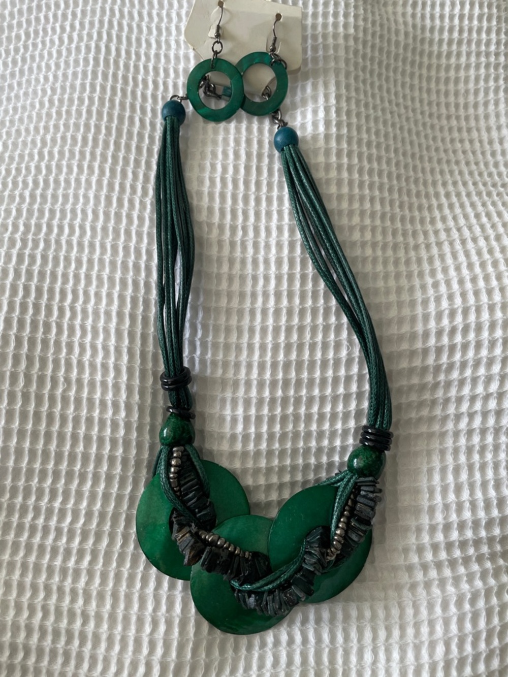 Green Statement Necklace and Earrings Set - Unbranded